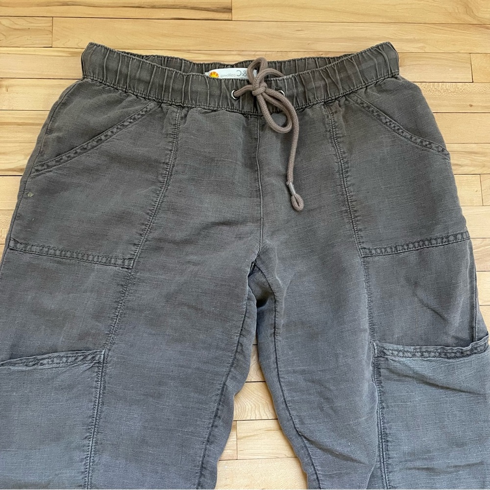 C&C California Linen Drawstring Pants in green - Picture 4 of 8